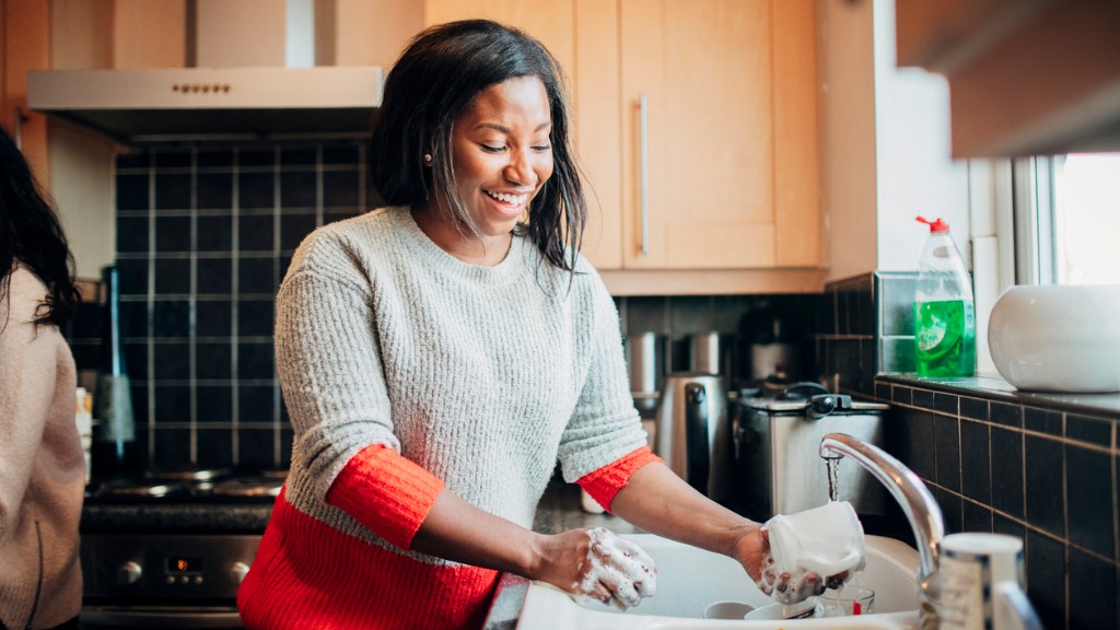 Washing the dishes at christmas picture id1019958284